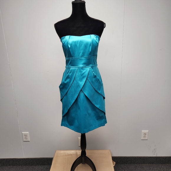 Stylish Turquoise Strapless Mini Dress - Picture 1 of 8